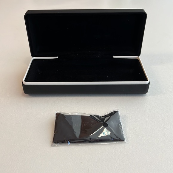 Givenchy Paris Eyeglass Case - Picture 2 of 2